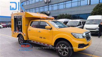 ピックアップ-タイプの緊急救助車両